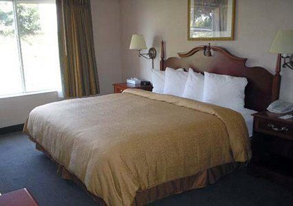 Quality - Charlotte Hotel 2*