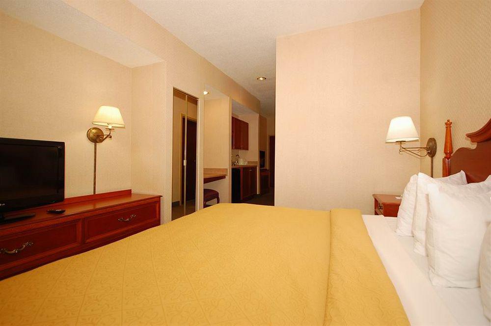 Quality - Charlotte Hotel